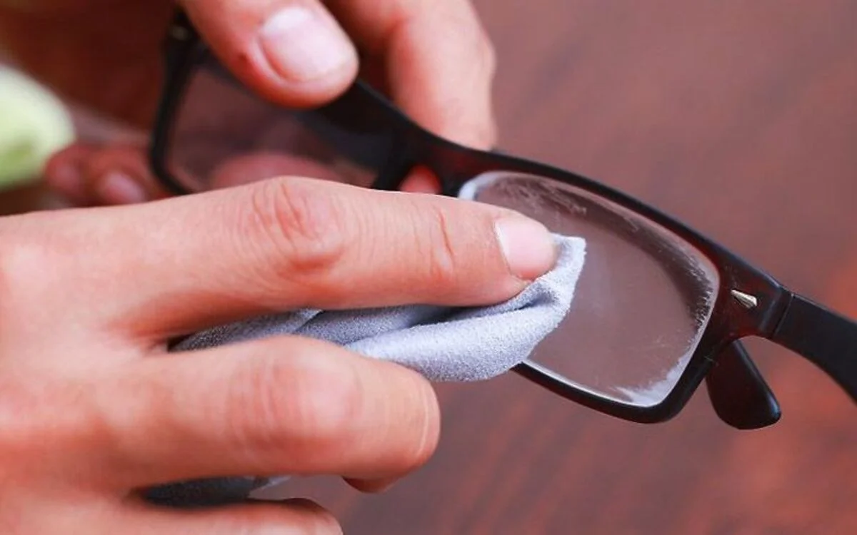 Any hack to remove scratches from these goddamn eye glasses and  spectacles?! : r/lifehacks